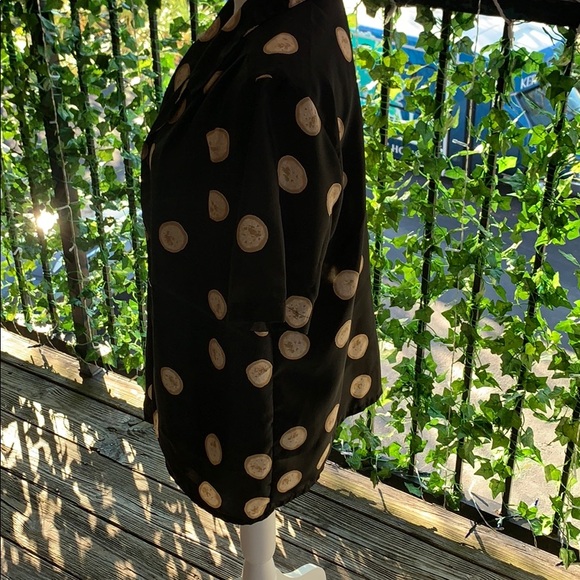 Black button up with circle patterns - Picture 2 of 4